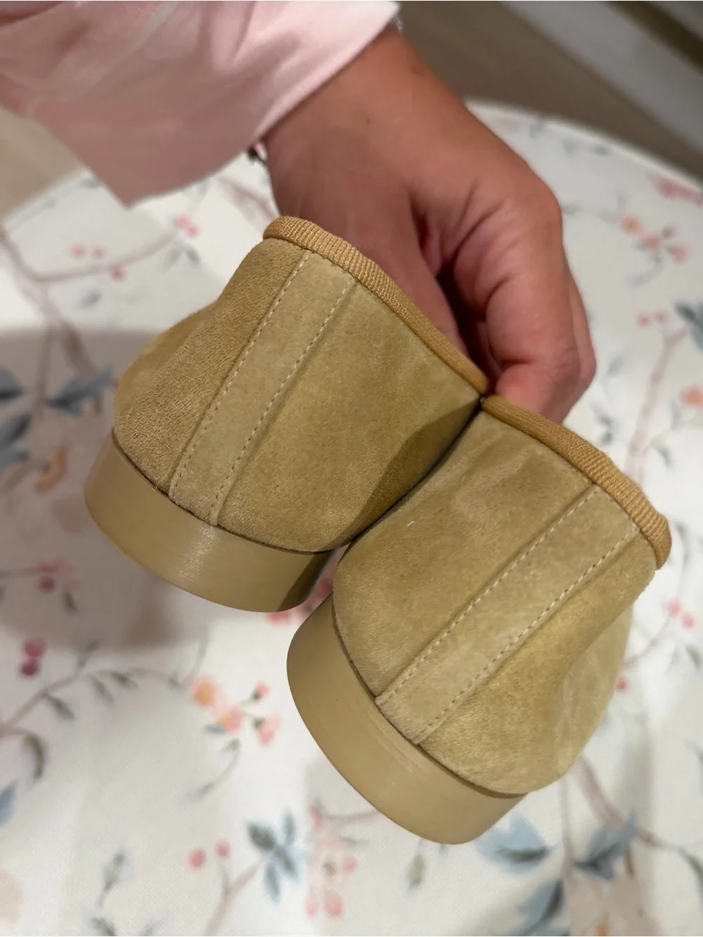 NEW Never worn CHANEL Beige Suede Ballet Flats - Classic Bow Detail